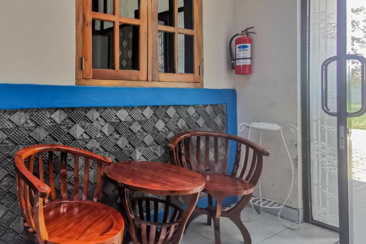Reddoorz Near Pantai Pancer Door Pacitan Hotel Ngoại thất bức ảnh
