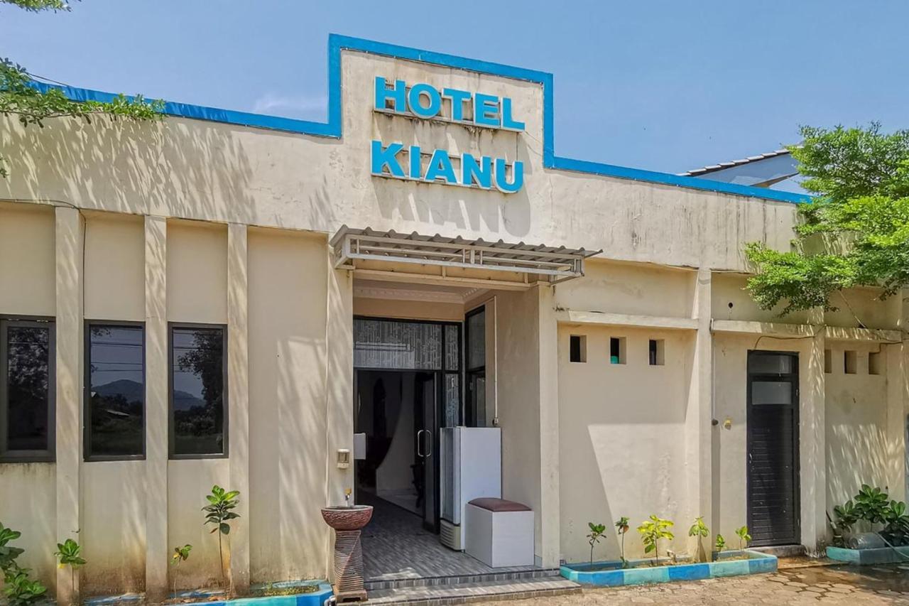 Reddoorz Near Pantai Pancer Door Pacitan Hotel Ngoại thất bức ảnh