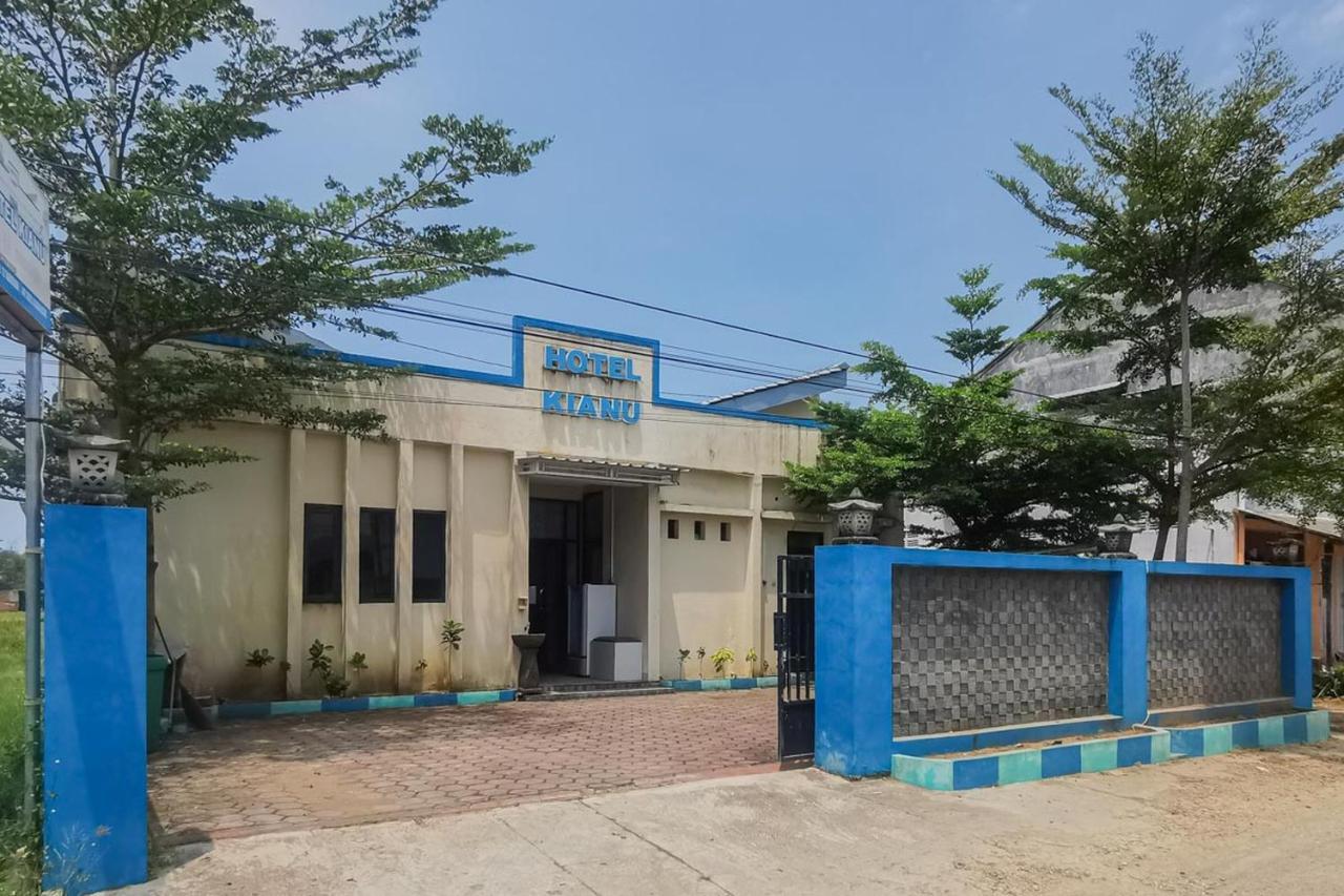 Reddoorz Near Pantai Pancer Door Pacitan Hotel Ngoại thất bức ảnh